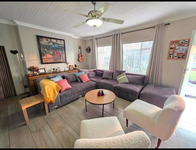 4 BEDROOM HOUSE FOR SALE IN ROTHDENE